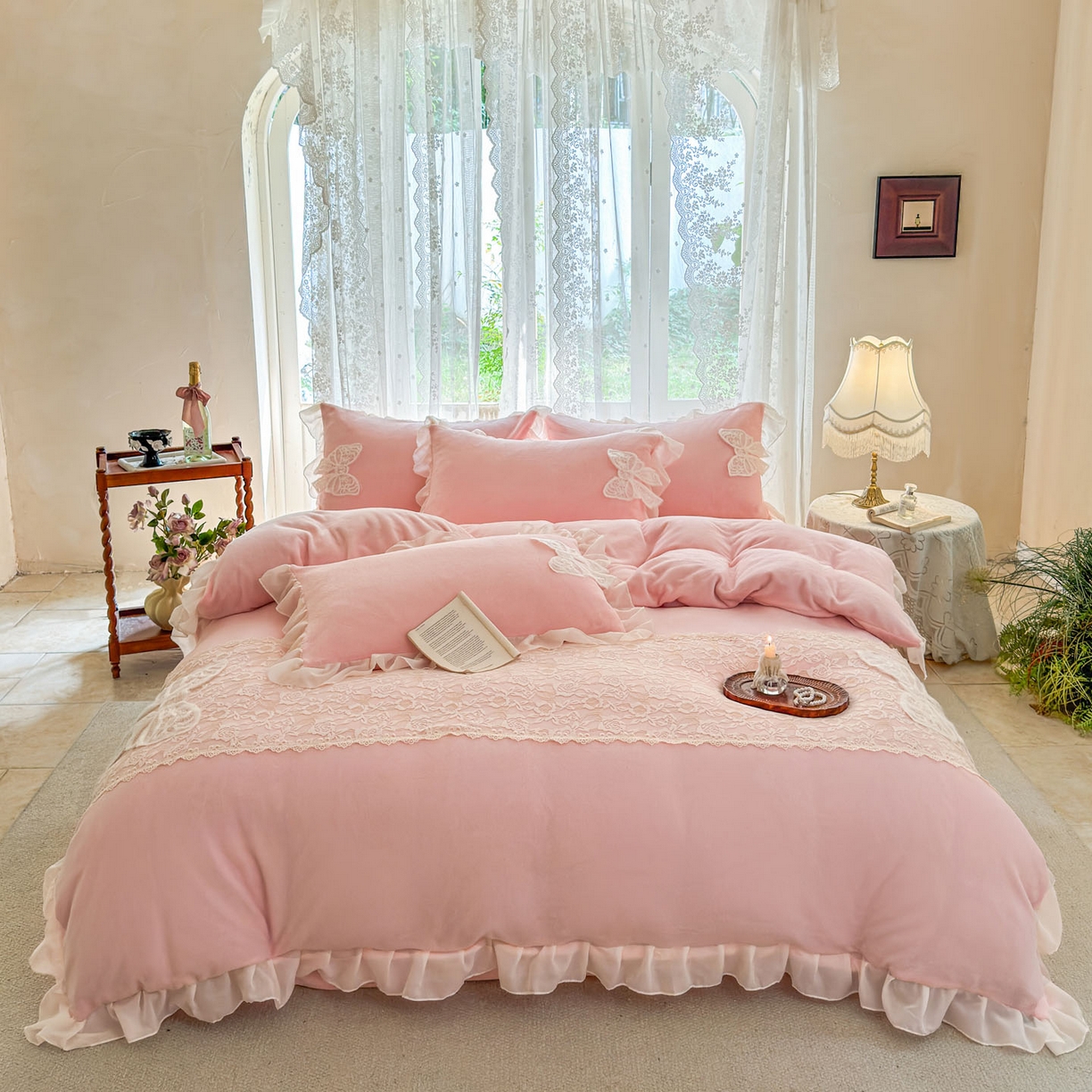 91家纺网 家纺一手货源 找家纺 （总）米可 2025新款立体蝴蝶结公主风牛奶绒蕾丝花边四件套-艾拉系列二