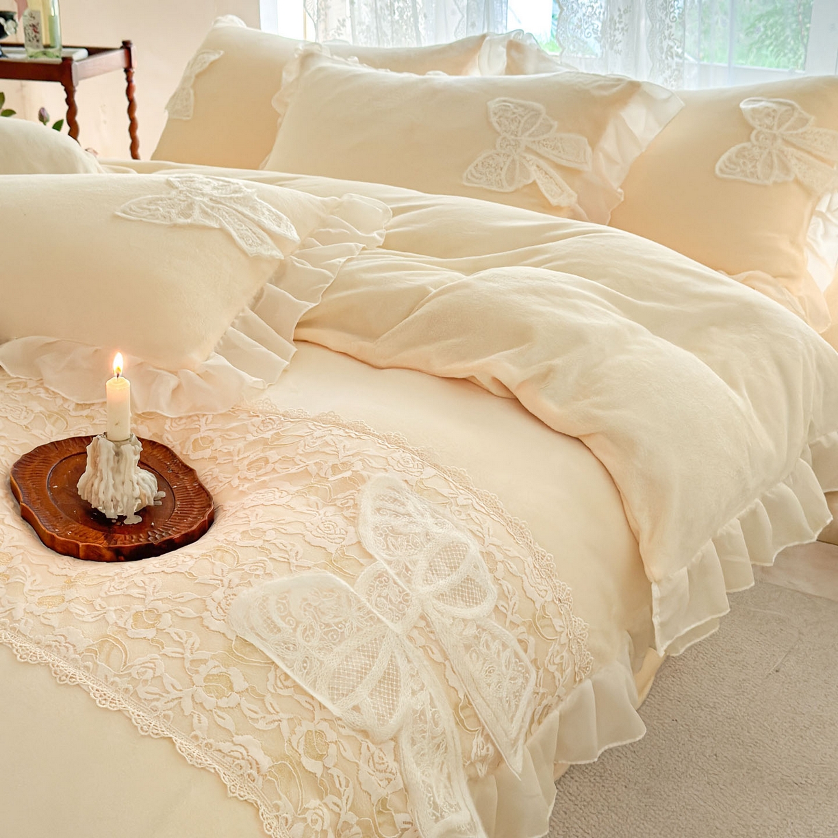 91家纺网 家纺一手货源 找家纺 米可 2025新款立体蝴蝶结公主风牛奶绒蕾丝花边四件套-艾拉系列二 艾拉-米黄