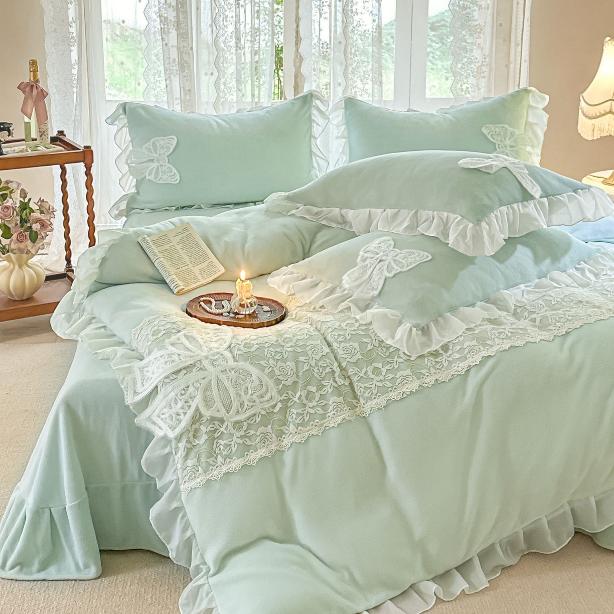 91家纺网 家纺一手货源 找家纺 米可 2025新款立体蝴蝶结公主风牛奶绒蕾丝花边四件套-艾拉系列二 艾拉-浅绿