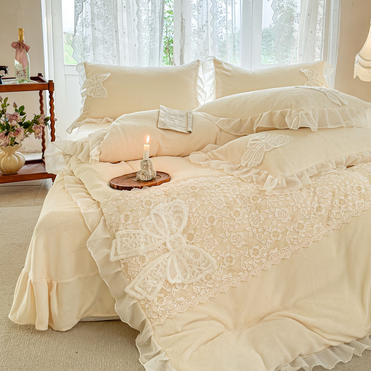 91家纺网 家纺一手货源 找家纺 米可 2025新款立体蝴蝶结公主风牛奶绒蕾丝花边四件套-艾拉系列二 艾拉-米黄