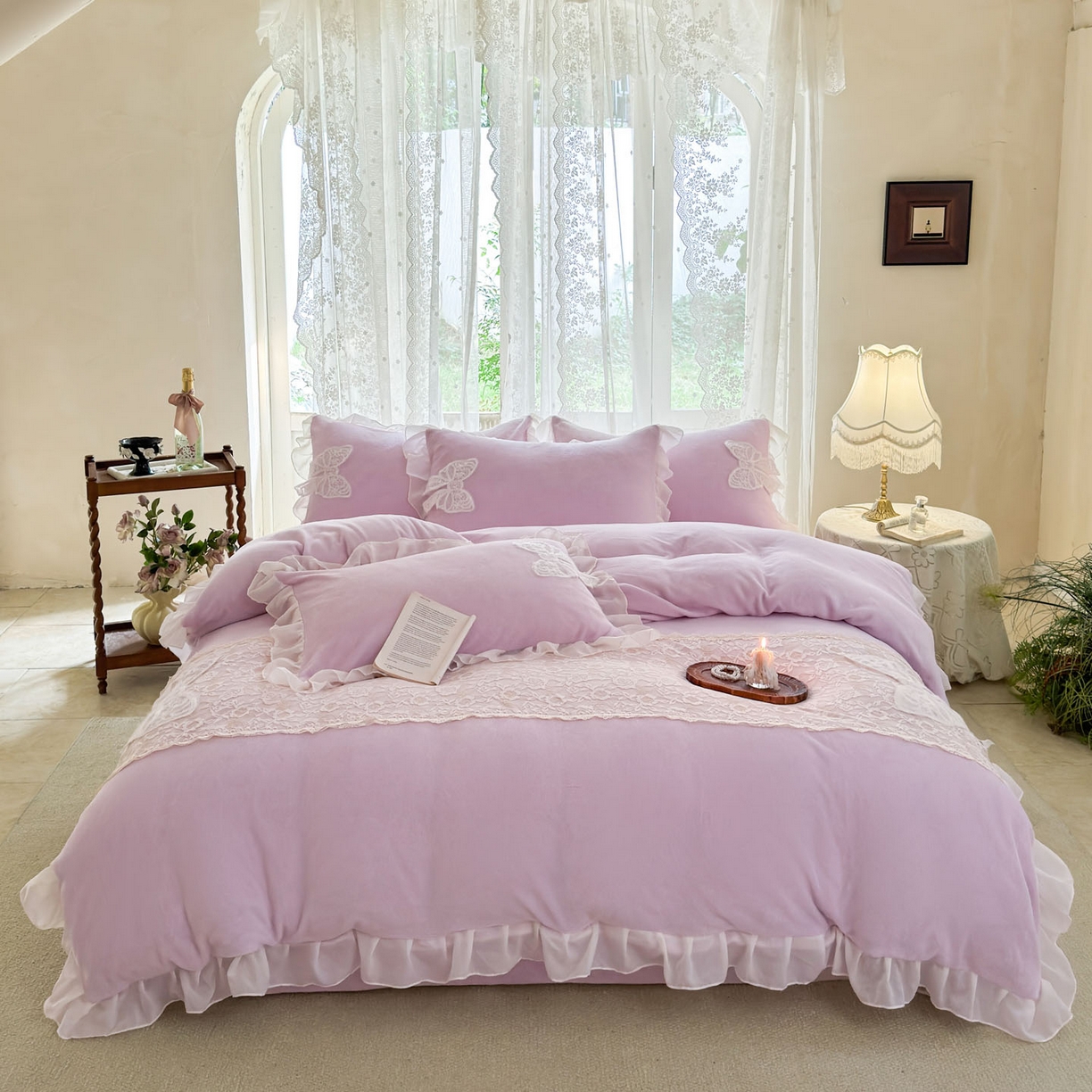 91家纺网 家纺一手货源 找家纺 米可 2025新款立体蝴蝶结公主风牛奶绒蕾丝花边四件套-艾拉系列二 艾拉-浅紫