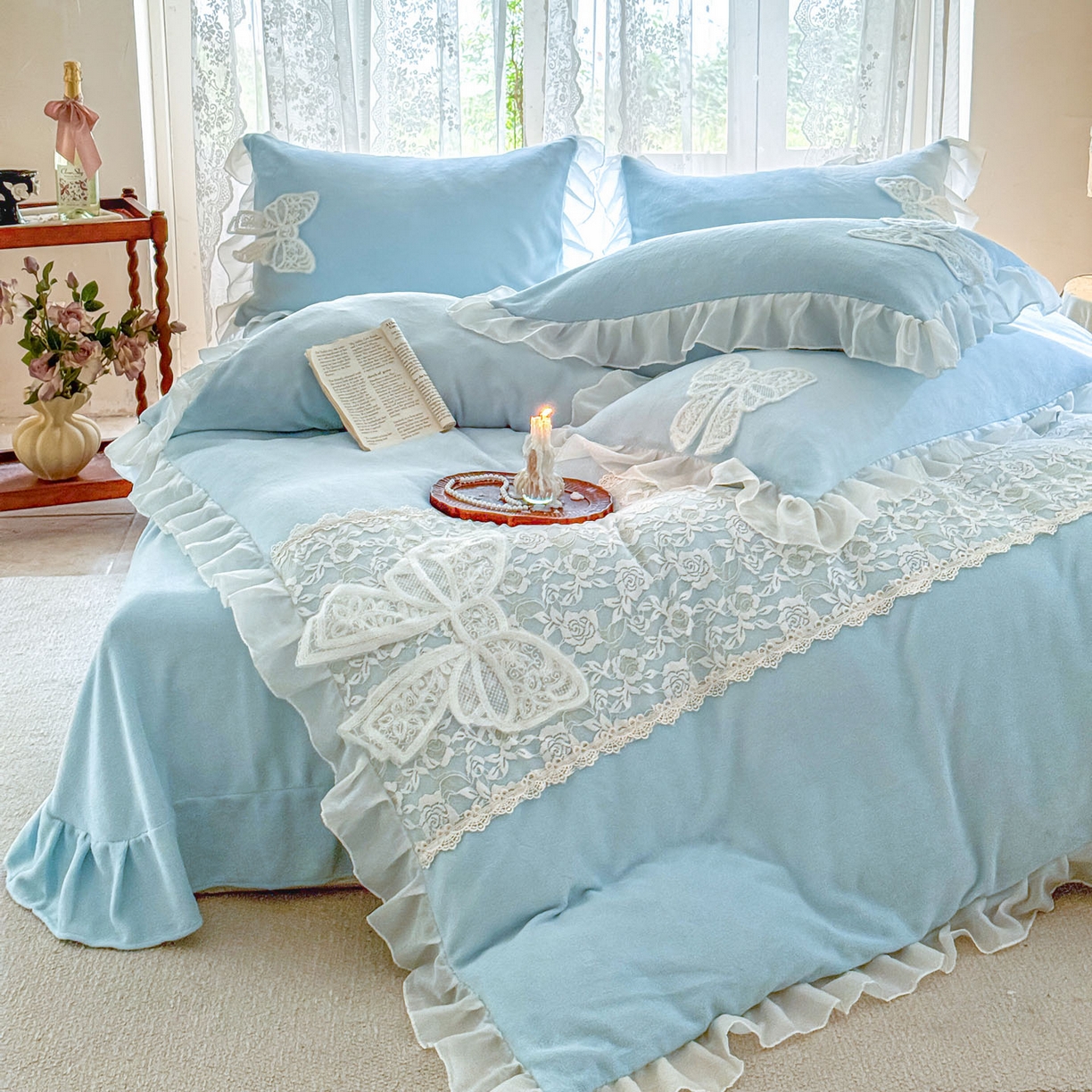 91家纺网 家纺一手货源 找家纺 米可 2025新款立体蝴蝶结公主风牛奶绒蕾丝花边四件套-艾拉系列二 艾拉-浅蓝