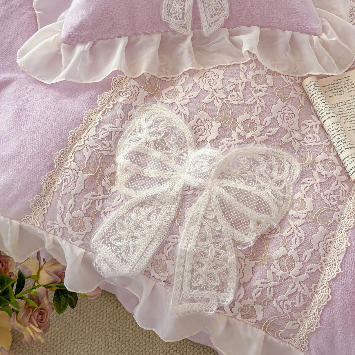 91家纺网 家纺一手货源 找家纺 米可 2025新款立体蝴蝶结公主风牛奶绒蕾丝花边四件套-艾拉系列二 艾拉-浅紫