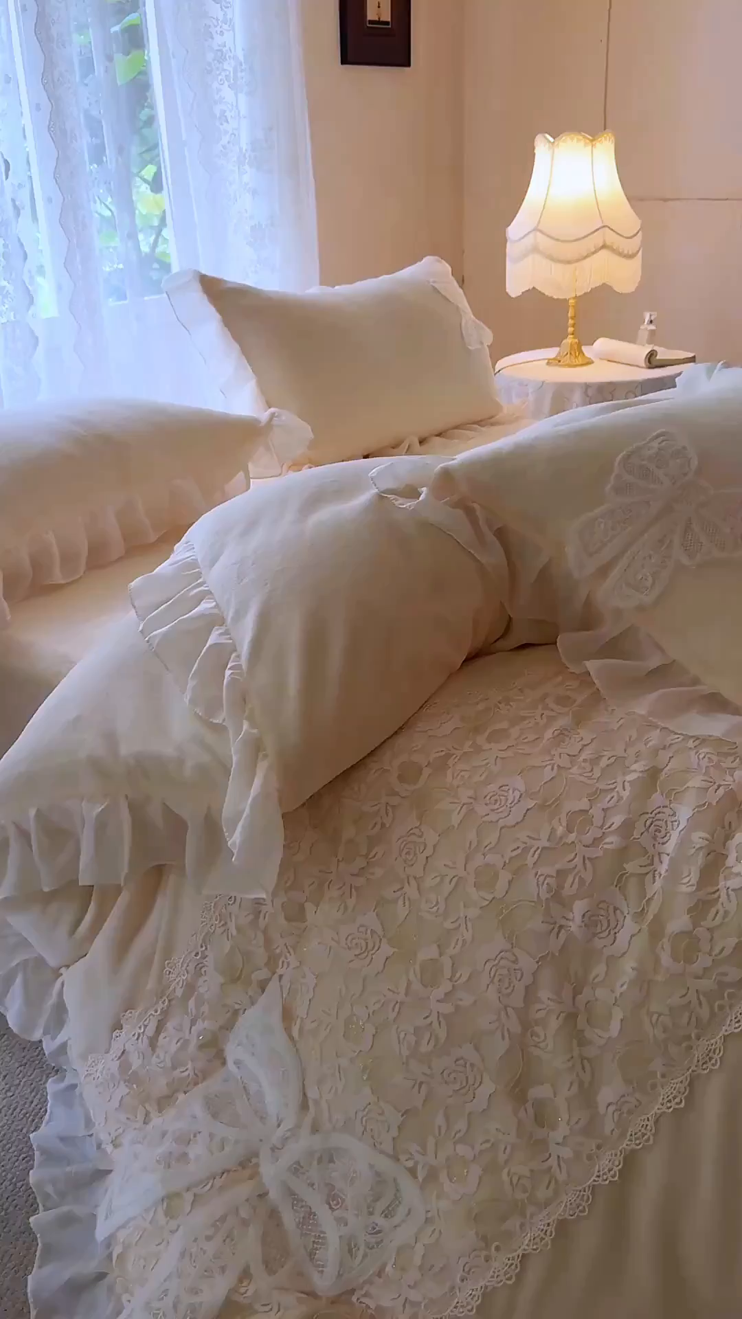 91家纺网 家纺一手货源 找家纺 米可 2025新款立体蝴蝶结公主风牛奶绒蕾丝花边四件套-艾拉系列二 艾拉-米黄