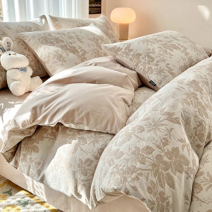 91家纺网 家纺一手货源 找家纺 宜代光年 2025新款60s水洗棉提花系列四件套-第一批-场景二 繁花-咖