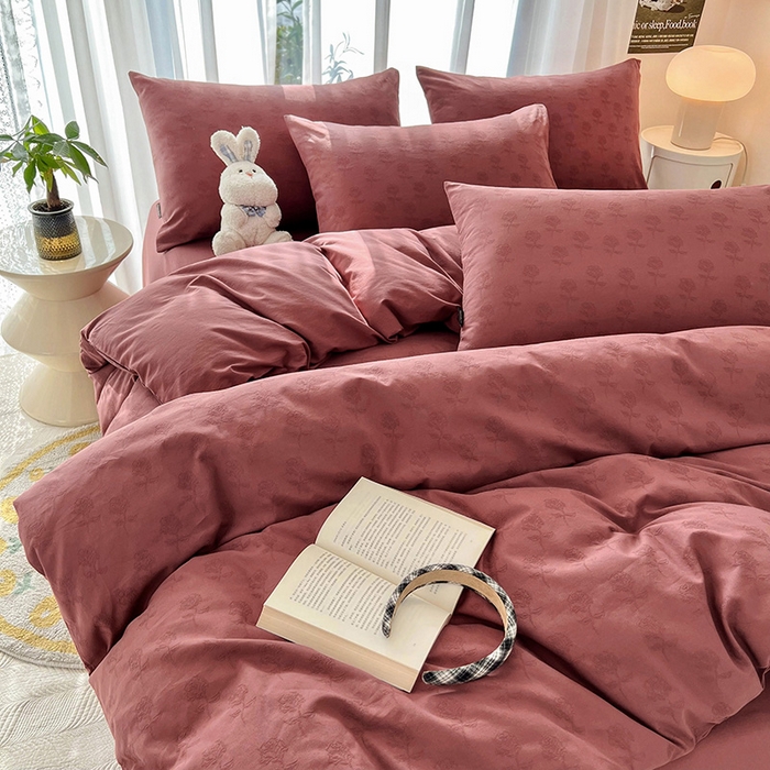 91家纺网 家纺一手货源 找家纺 宜代光年 2025新款60s水洗棉提花系列四件套-第一批-场景二 玫瑰佳人-红