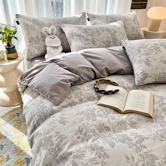 91家纺网 家纺一手货源 找家纺 宜代光年 2025新款60s水洗棉提花系列四件套-第一批-场景二 繁花-灰