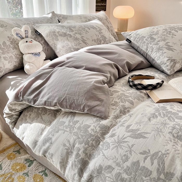 91家纺网 家纺一手货源 找家纺 宜代光年 2025新款60s水洗棉提花系列四件套-第一批-场景二 繁花-灰