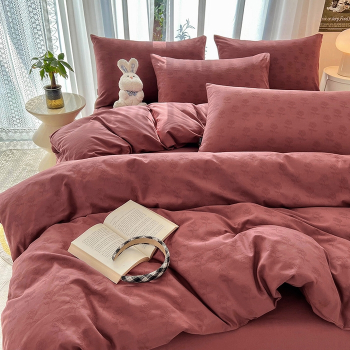 91家纺网 家纺一手货源 找家纺 宜代光年 2025新款60s水洗棉提花系列四件套-第一批-场景二 玫瑰佳人-红