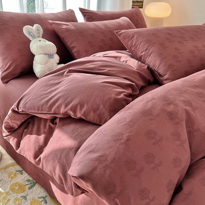 91家纺网 家纺一手货源 找家纺 宜代光年 2025新款60s水洗棉提花系列四件套-第一批-场景二 玫瑰佳人-红