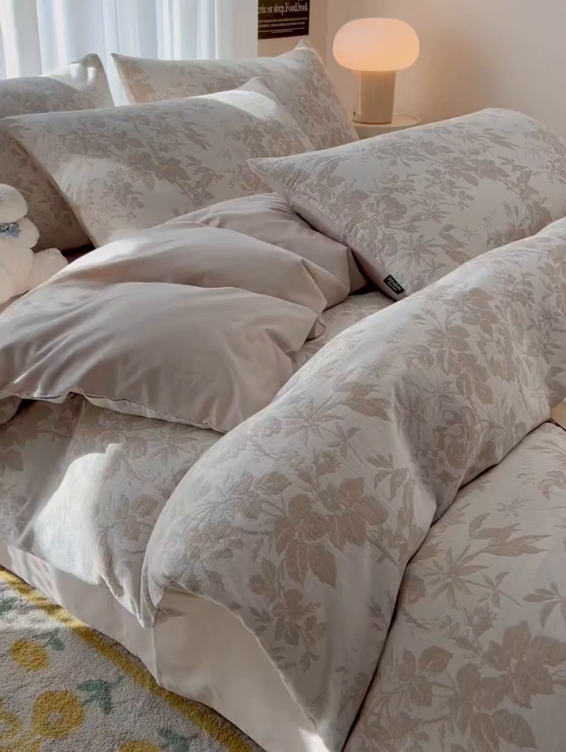 91家纺网 家纺一手货源 找家纺 （总）宜代光年 2025新款60s水洗棉提花系列四件套-第一批-场景二