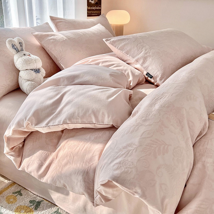 91家纺网 家纺一手货源 找家纺 宜代光年 2025新款60s水洗棉提花系列四件套-第一批-场景二 海棠