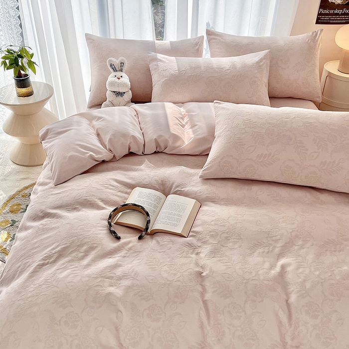 91家纺网 家纺一手货源 找家纺 宜代光年 2025新款60s水洗棉提花系列四件套-第一批-场景二 海棠