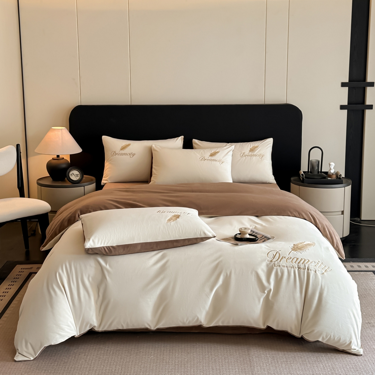 91家纺网 家纺一手货源 找家纺 如一 2025新款水晶绒刺绣四件套 轻羽-奶白咖