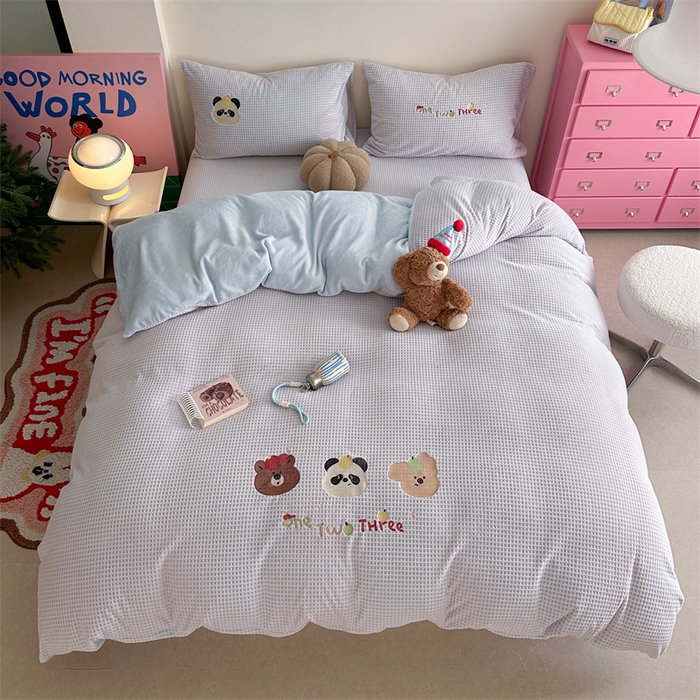 91家纺网 家纺一手货源 找家纺 暖生活 2025新款牛奶雕花绒单品枕套被套床笠-三小只系列 三只头像