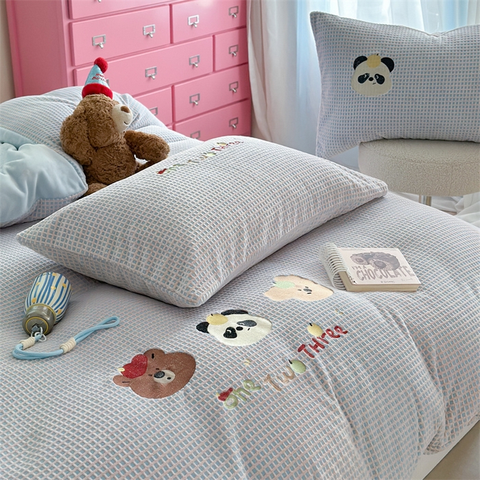 91家纺网 家纺一手货源 找家纺 暖生活 2025新款牛奶雕花绒单品枕套被套床笠-三小只系列 三只头像