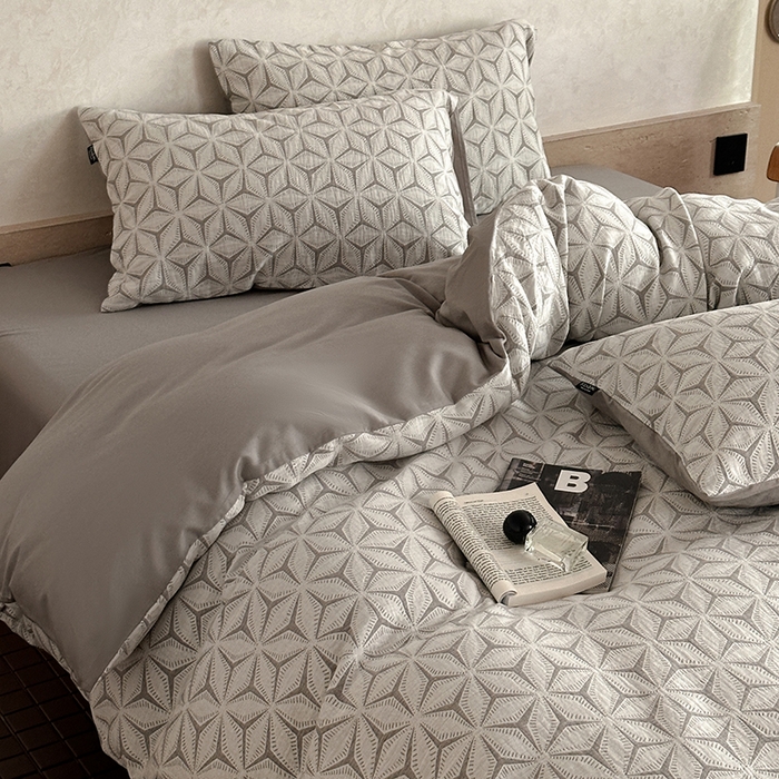 91家纺网 家纺一手货源 找家纺 宜代光年 2025新款60s水洗棉提花系列四件套-第三批 雪片花-灰