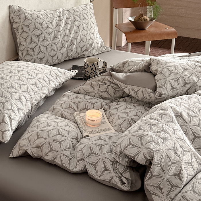 91家纺网 家纺一手货源 找家纺 宜代光年 2025新款60s水洗棉提花系列四件套-第三批 雪片花-灰