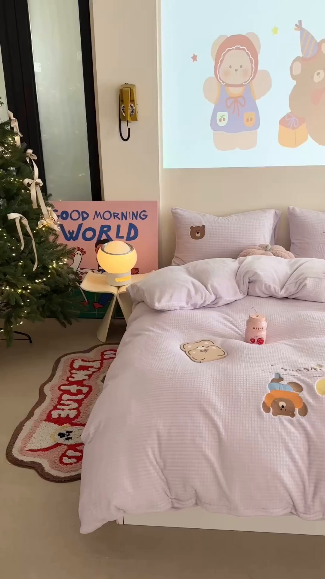 91家纺网 家纺一手货源 找家纺 暖生活 2025新款牛奶雕花绒单品枕套被套床笠-三小只系列 三只秋千