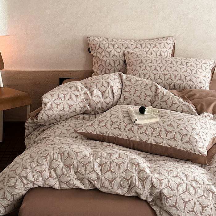 91家纺网 家纺一手货源 找家纺 宜代光年 2025新款60s水洗棉提花系列四件套-第三批 雪片花-暖橘