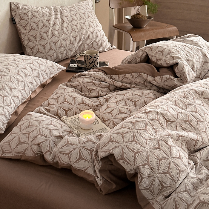 91家纺网 家纺一手货源 找家纺 宜代光年 2025新款60s水洗棉提花系列四件套-第三批 雪片花-暖橘