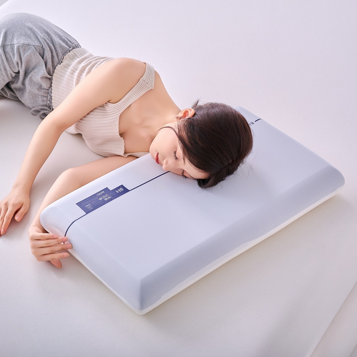 91家纺网 家纺一手货源 找家纺 明星枕业 2025新款朵朵酒店同款星球Pro零压记忆绵枕枕头成人护颈椎枕助睡眠男枕芯 零压记忆绵枕-单芯白色