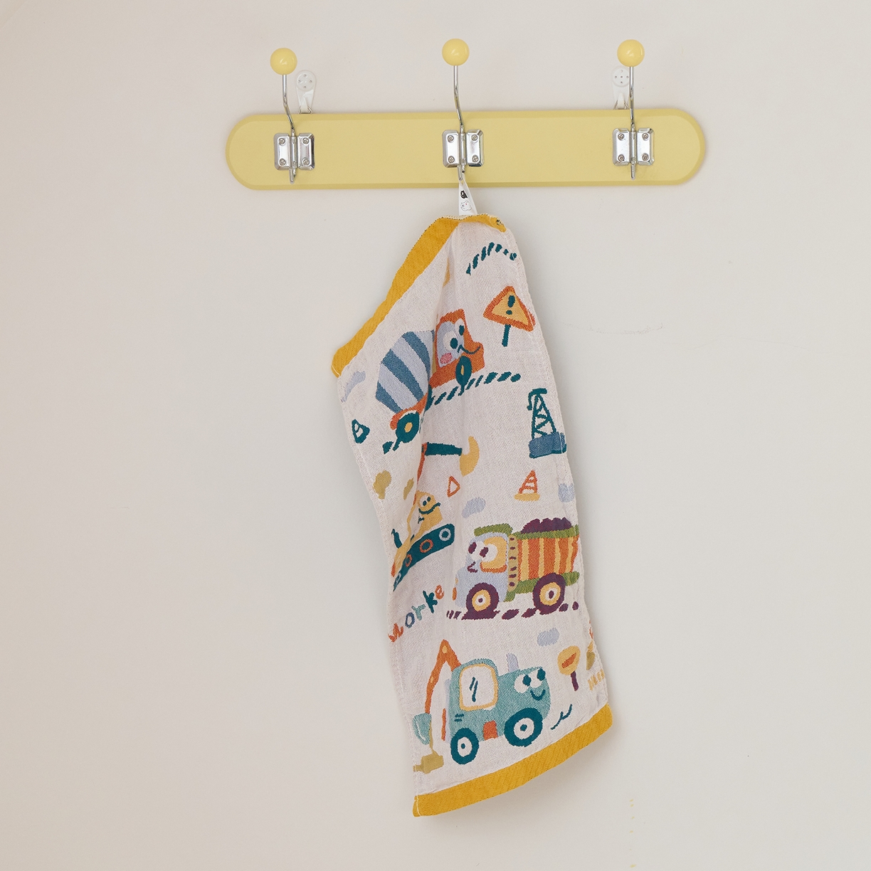 91家纺网 家纺一手货源 找家纺 沐瑟家纺 2025新款全棉纱布儿童卡通小毛巾 工程车 25*50cm/条