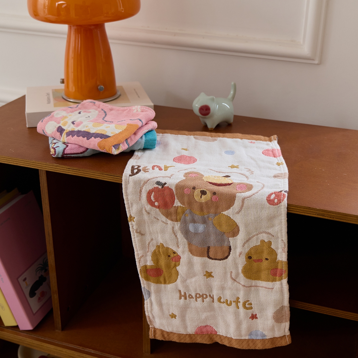 91家纺网 家纺一手货源 找家纺 沐瑟家纺 2025新款全棉纱布儿童卡通小毛巾 平果熊 25*50cm/条