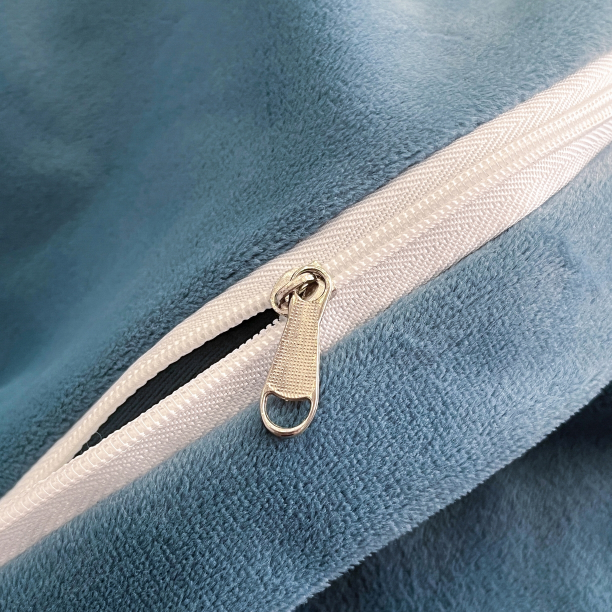 91家纺网 家纺一手货源 找家纺 如一 2025新款水晶绒刺绣四件套 天鹅-梵星兰