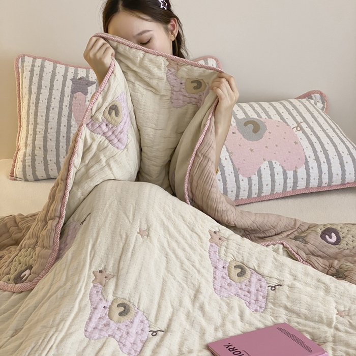 91家纺网 家纺一手货源 找家纺 麻依 2025新款十层纱布软萌泡芙被被子春秋被子被芯 星星粉象