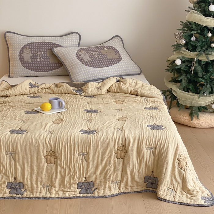 91家纺网 家纺一手货源 找家纺 麻依 2025新款十层纱布软萌泡芙被被子春秋被子被芯 小熊小象