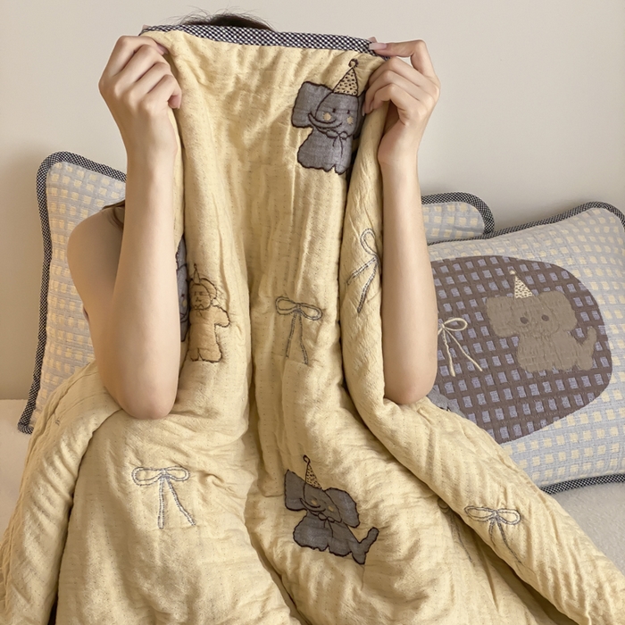 91家纺网 家纺一手货源 找家纺 麻依 2025新款十层纱布软萌泡芙被被子春秋被子被芯 小熊小象