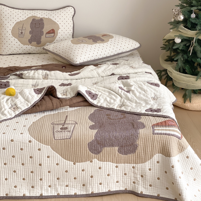 91家纺网 家纺一手货源 找家纺 麻依 2025新款十层纱布软萌泡芙被被子春秋被子被芯 甜品熊