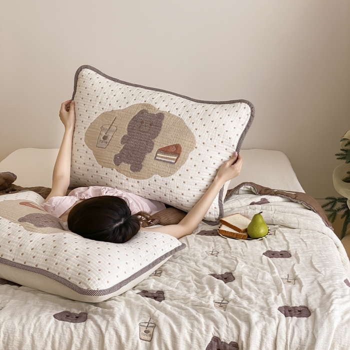 91家纺网 家纺一手货源 找家纺 麻依 2025新款十层纱布软萌泡芙被被子春秋被子被芯 甜品熊