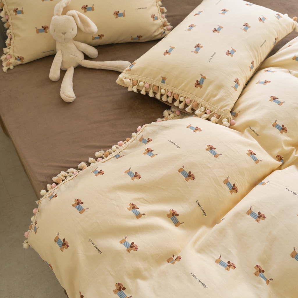 91家纺网 家纺一手货源 找家纺 洋铭区（原狠狠爱） 2025秋冬彩球双层纱+豆豆绒四件套系列 软萌小狗