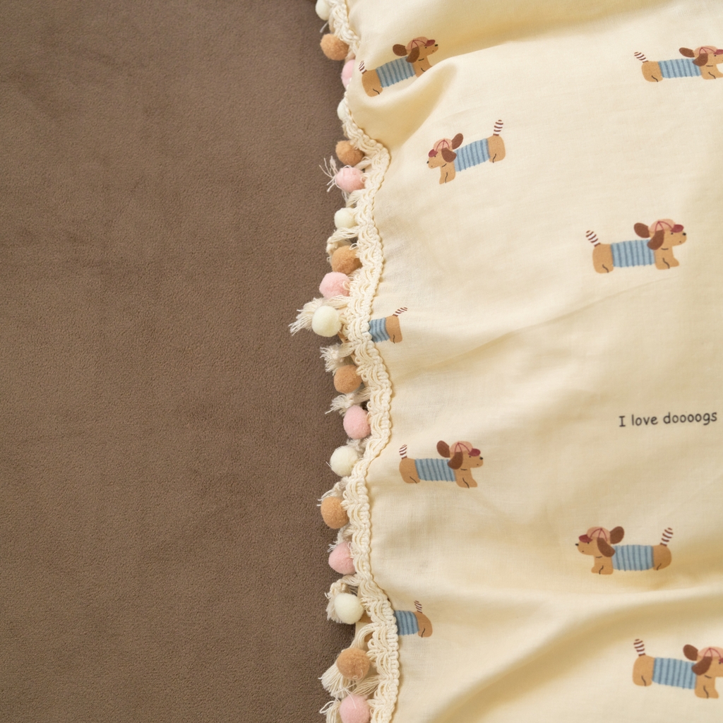 91家纺网 家纺一手货源 找家纺 洋铭区（原狠狠爱） 2025秋冬彩球双层纱+豆豆绒四件套系列 软萌小狗