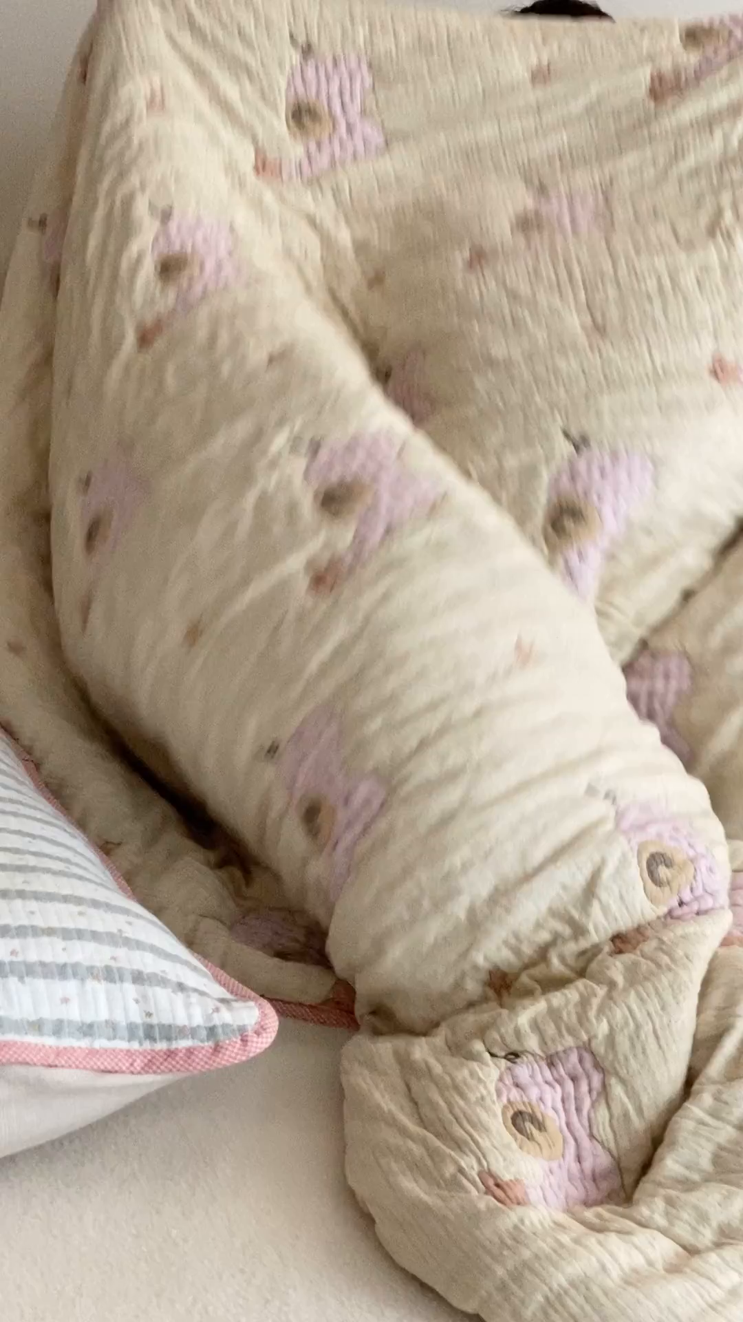 91家纺网 家纺一手货源 找家纺 麻依 2025新款十层纱布软萌泡芙被被子春秋被子被芯 星星粉象