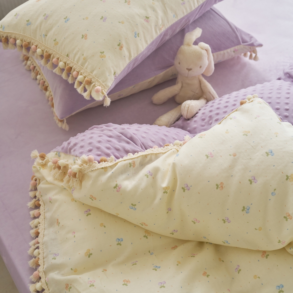 91家纺网 家纺一手货源 找家纺 洋铭区（原狠狠爱） 2025秋冬彩球双层纱+豆豆绒四件套系列 果酱樱桃