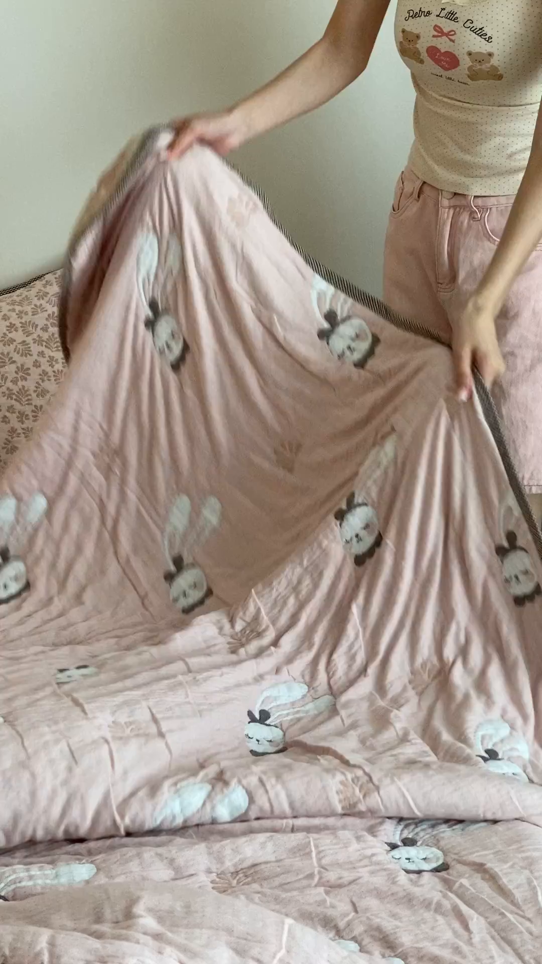 91家纺网 家纺一手货源 找家纺 麻依 2025新款十层纱布软萌泡芙被被子春秋被子被芯 许愿小兔