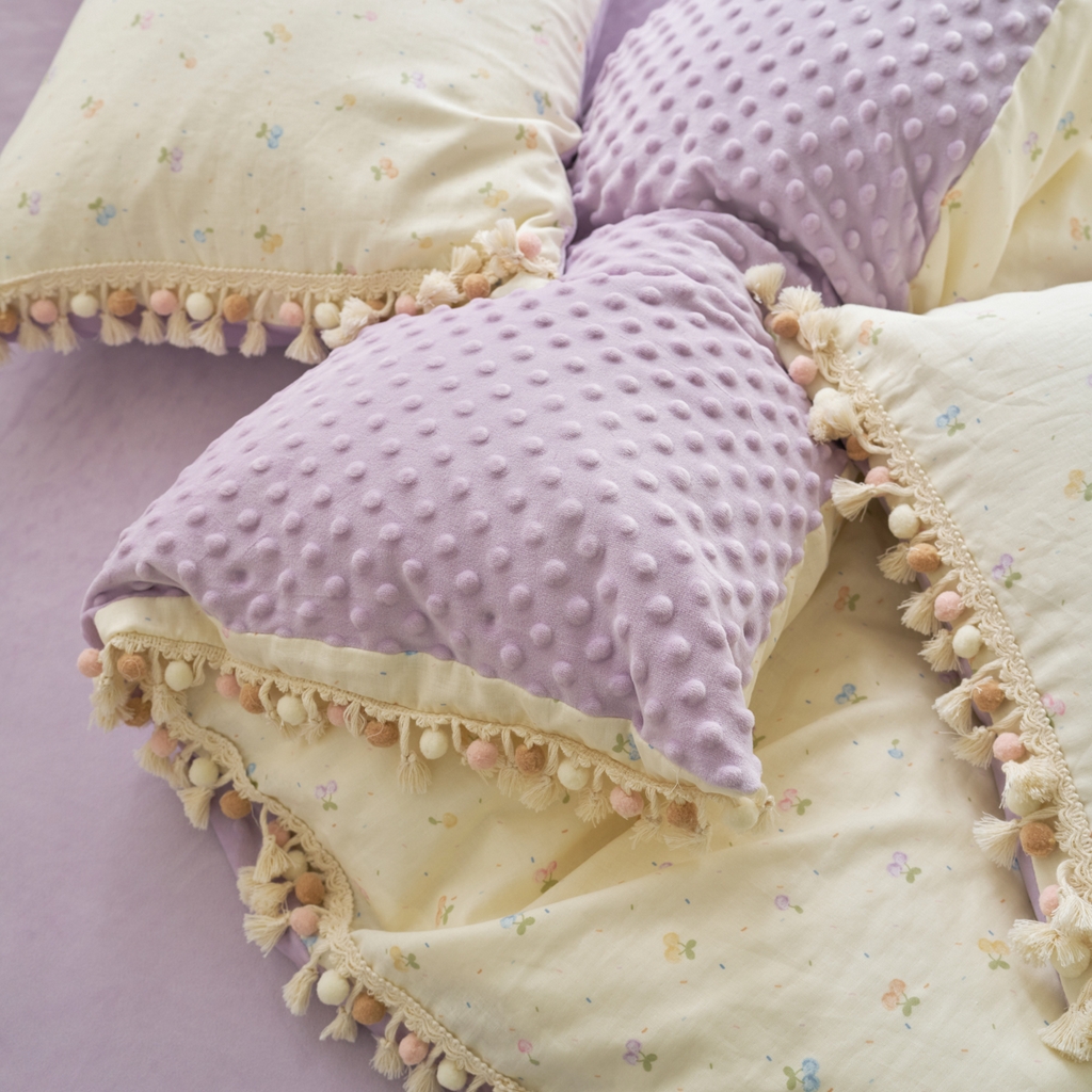 91家纺网 家纺一手货源 找家纺 洋铭区（原狠狠爱） 2025秋冬彩球双层纱+豆豆绒四件套系列 果酱樱桃