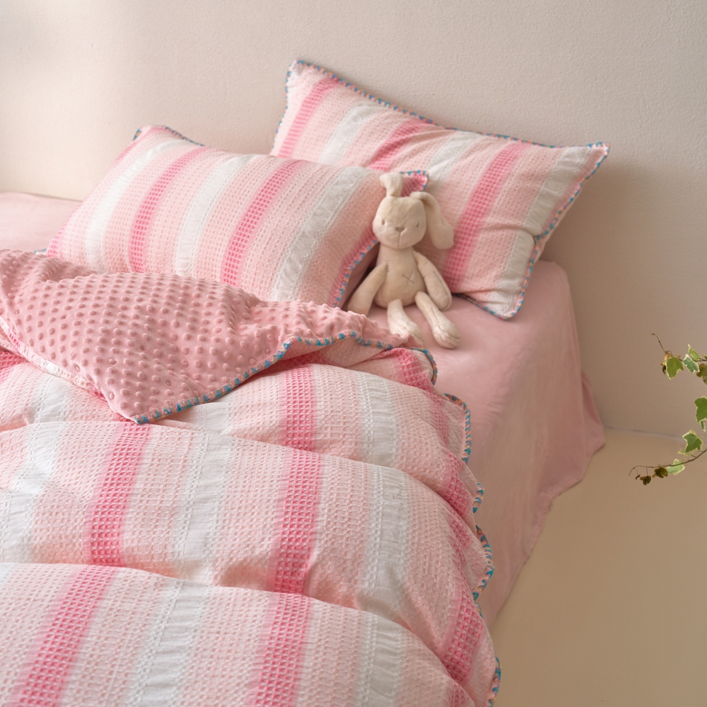 91家纺网 家纺一手货源 找家纺 洋铭区（原狠狠爱） 2025秋冬全棉华夫格+豆豆绒四件套系列 香香粉