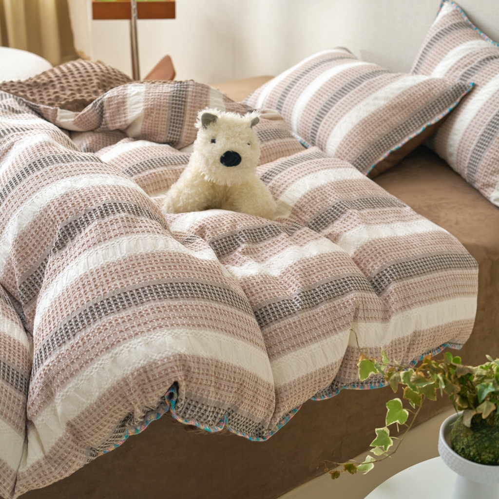 91家纺网 家纺一手货源 找家纺 洋铭区（原狠狠爱） 2025秋冬全棉华夫格+豆豆绒四件套系列 松露咖