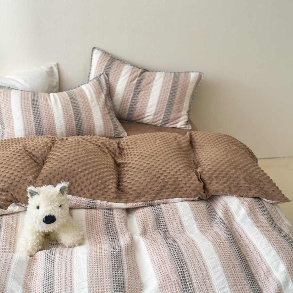 91家纺网 家纺一手货源 找家纺 洋铭区（原狠狠爱） 2025秋冬全棉华夫格+豆豆绒四件套系列 松露咖