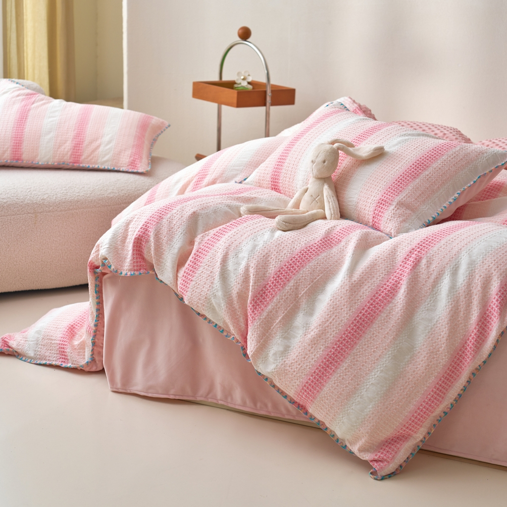 91家纺网 家纺一手货源 找家纺 洋铭区（原狠狠爱） 2025秋冬全棉华夫格+豆豆绒四件套系列 香香粉