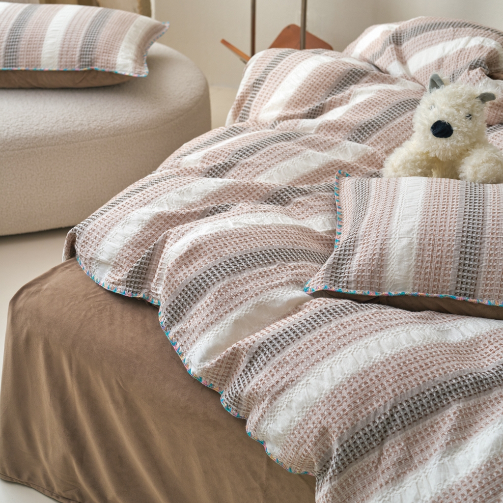 91家纺网 家纺一手货源 找家纺 洋铭区（原狠狠爱） 2025秋冬全棉华夫格+豆豆绒四件套系列 松露咖