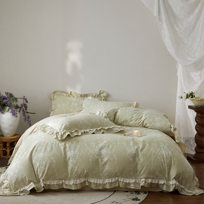 91家纺网 家纺一手货源 找家纺 金奇达家纺 2025新款A类保暖羽零™空气拉绒加厚法式荷叶边四件套热肤膜【森屿集】