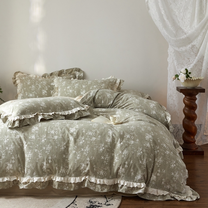 91家纺网 家纺一手货源 找家纺 金奇达家纺 2025新款A类保暖羽零™空气拉绒加厚法式荷叶边四件套热肤膜【森屿集】