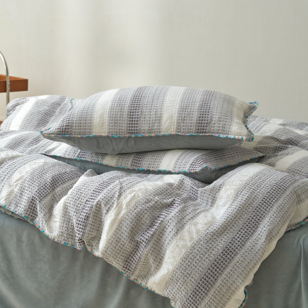 91家纺网 家纺一手货源 找家纺 洋铭区（原狠狠爱） 2025秋冬全棉华夫格+豆豆绒四件套系列 气质灰