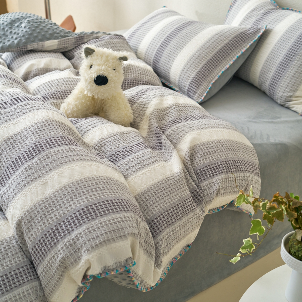 91家纺网 家纺一手货源 找家纺 洋铭区（原狠狠爱） 2025秋冬全棉华夫格+豆豆绒四件套系列 气质灰