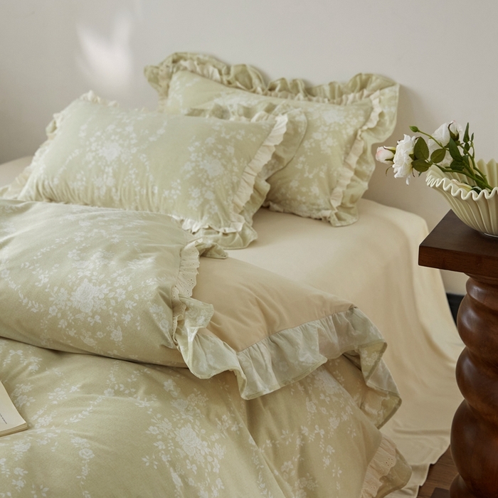 91家纺网 家纺一手货源 找家纺 金奇达家纺 2025新款A类保暖羽零™空气拉绒加厚法式荷叶边四件套热肤膜【森屿集】（会员减50元） 热肤膜【森屿集】系列，标准号全网控价（折后券后）不低于228元  绿屿浮光